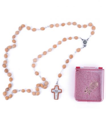 image:Image Růženec v krabičce, pecka višeň, voda Fatima, kříž Dobrého pastýře