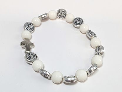 image:Image Náramek desátek sv. Benedikt - korálek bílý
