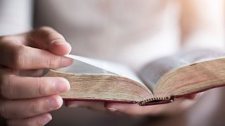 image:Image 7. NAD BIBLÍ S BIBLISTOU