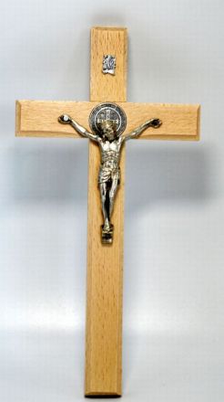 image:Image Kříž na zeď - světlý, zkosené hrany, medailka Benedikt 20,5cm